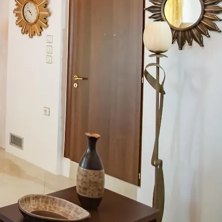 Matinas Traditional House I *