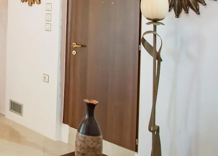 Matinas Traditional House I *